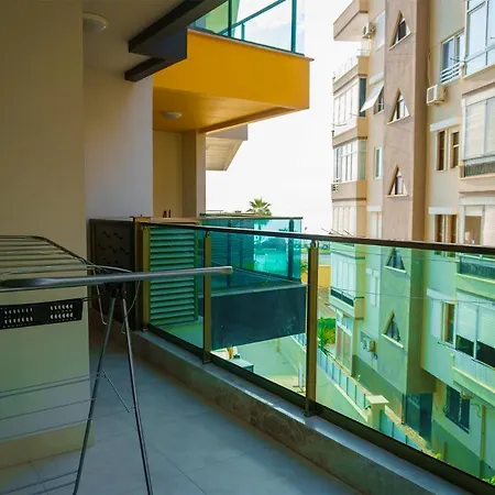 Flat On The First Line In Konak Tower شقة ألانيا