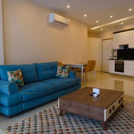 Flat On The First Line In Konak Tower 아파트 *
