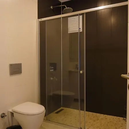 شقة Flat On The First Line In Konak Tower *